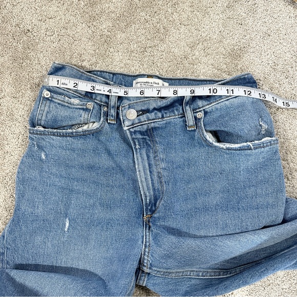 SOLD | Abercrombie & Fitch The ‘90s Straight Ultra High Rise Jeans Criss-Cross - Picture 13 of 15
